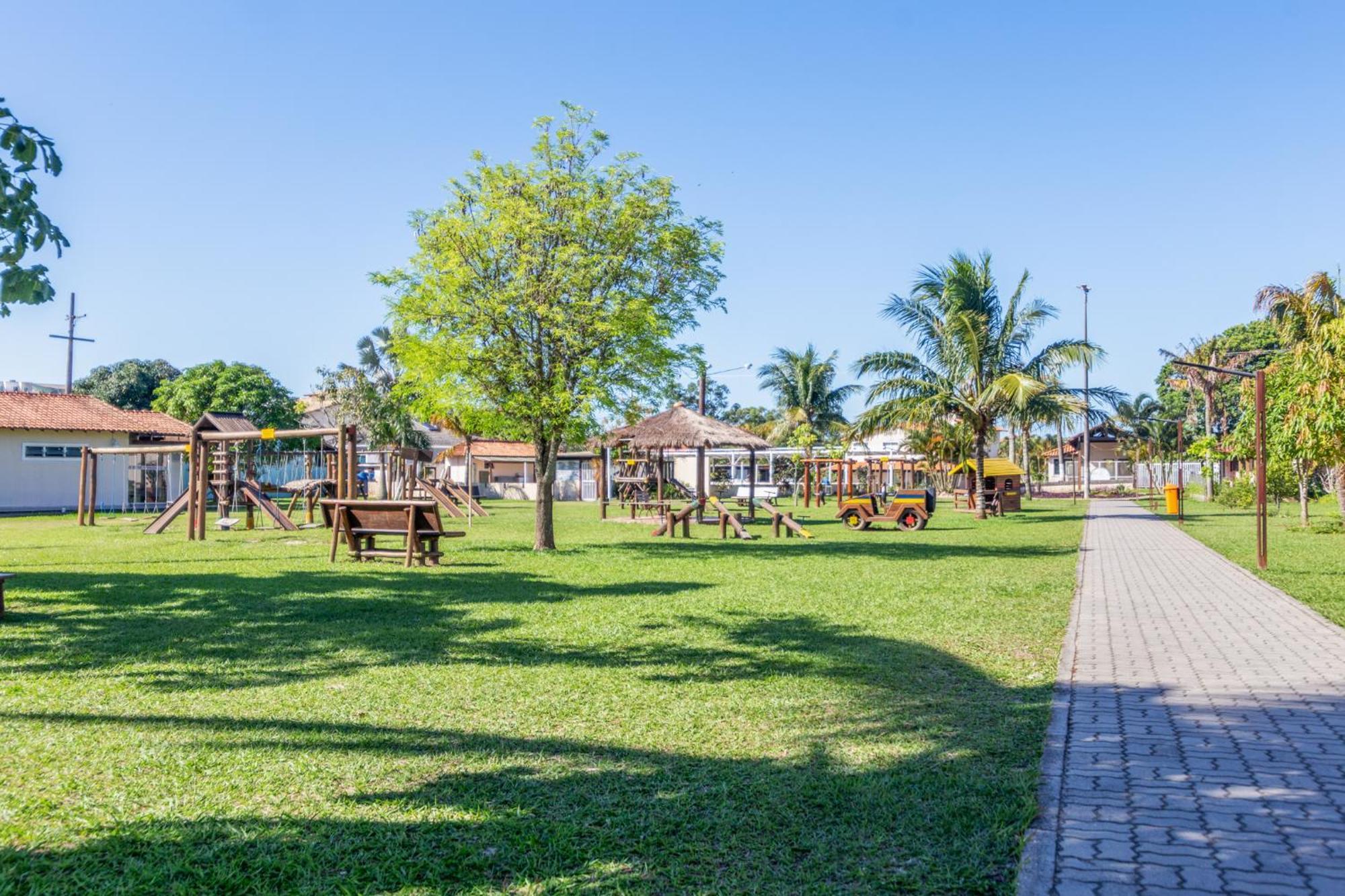 Refugio Tropical Casa De Praia Com Piscina Aquecida E 4 Suites E Garagem 3 Carros, 800 Mtrs Da Praia Internet 700 Mbps, Condominio Privado Com Pista De Skate , Quadra De Futevolei , Campos E Quadras De Futebol! Cabo Frio Exterior photo